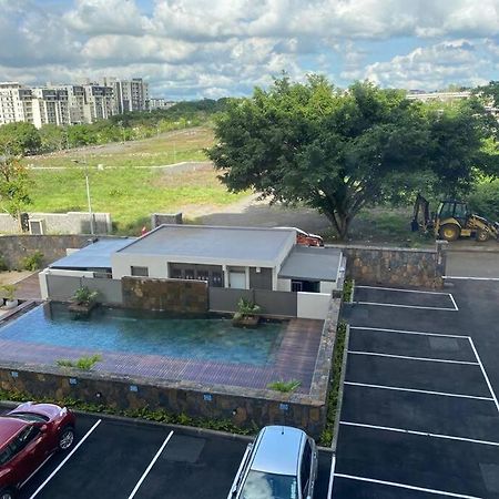Stylish & Luxury 2-Bed Parkside Apart With Pool Vacoas-Phoenix ภายนอก รูปภาพ