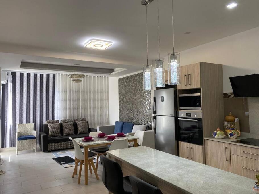 Stylish & Luxury 2-Bed Parkside Apart With Pool Vacoas-Phoenix ภายนอก รูปภาพ