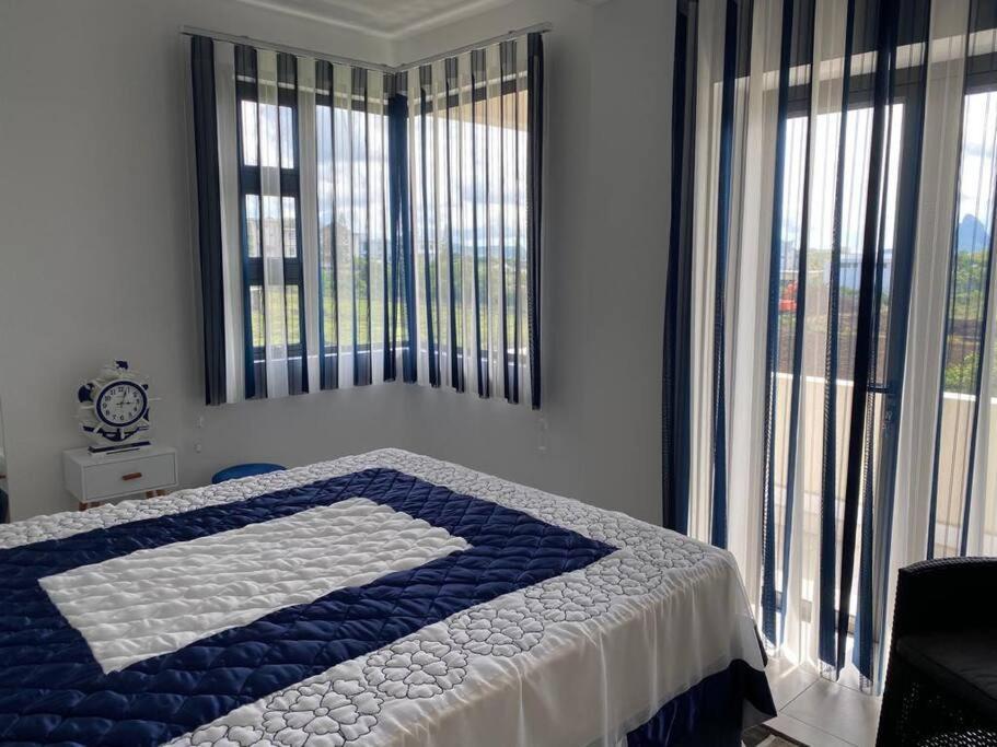 Stylish & Luxury 2-Bed Parkside Apart With Pool Vacoas-Phoenix ภายนอก รูปภาพ