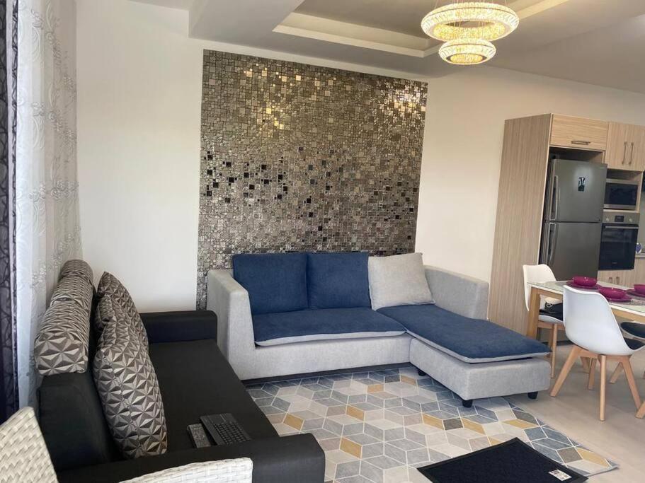 Stylish & Luxury 2-Bed Parkside Apart With Pool Vacoas-Phoenix ภายนอก รูปภาพ