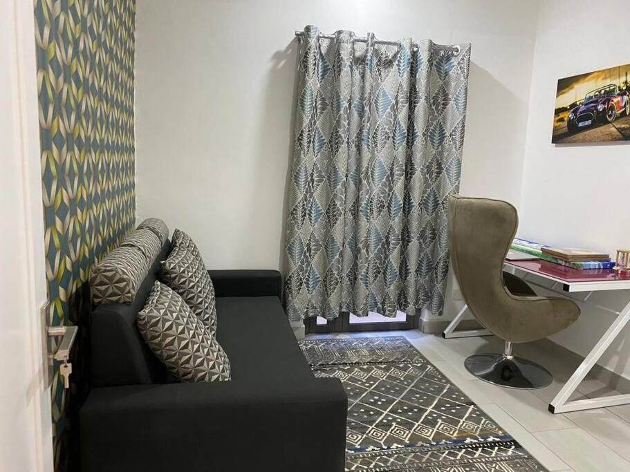 Stylish & Luxury 2-Bed Parkside Apart With Pool Vacoas-Phoenix ภายนอก รูปภาพ